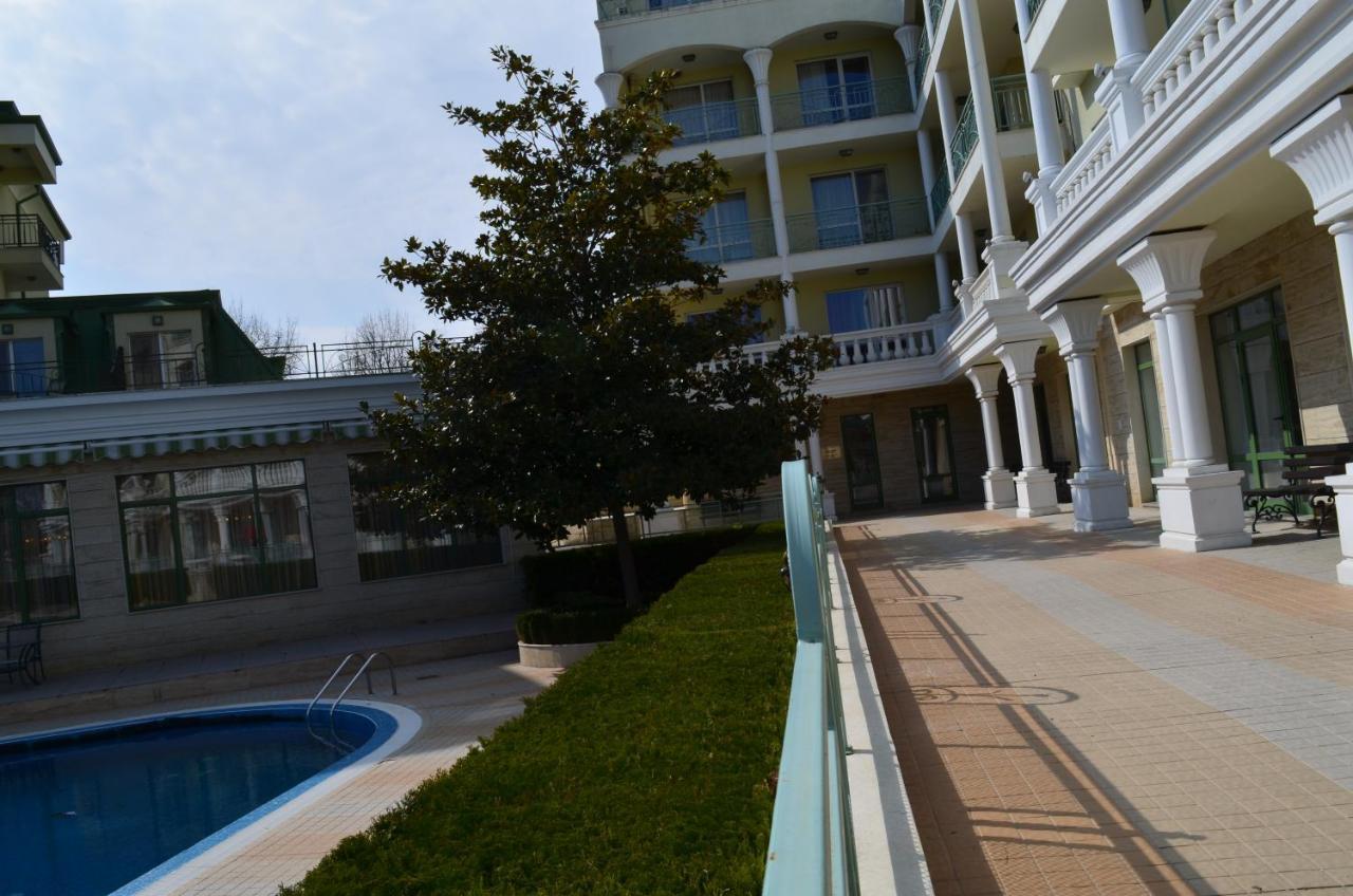 Apartment 3 In Complex Splendid 산콘스탄틴앤헬레나 외부 사진